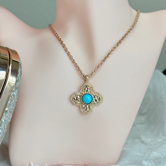 ⚜️ Gold and Turquoise Pendant Necklace - Picture 6 of 8